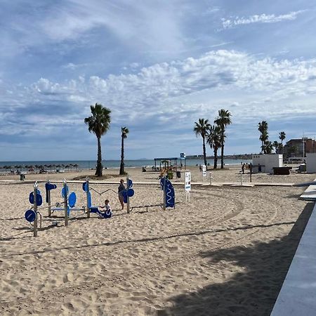 Beach Apartment Amalia Torrevieja Bagian luar foto