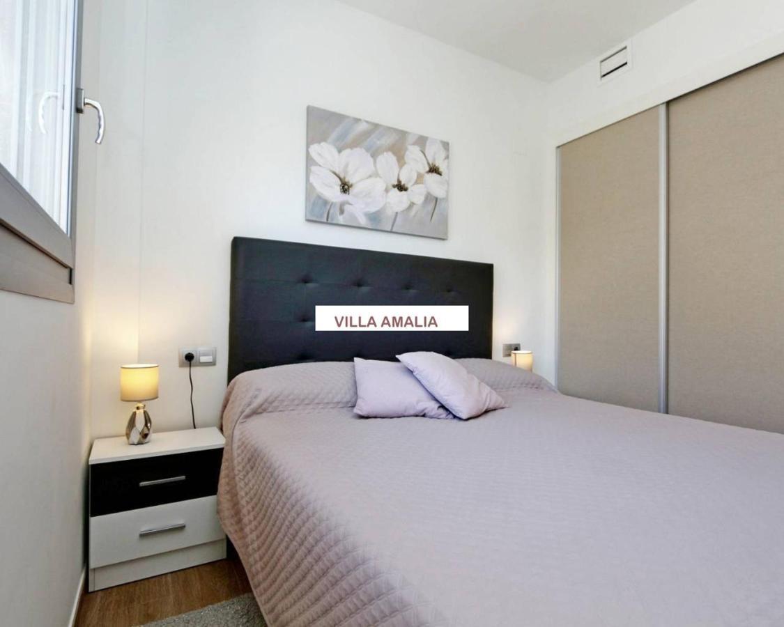 Beach Apartment Amalia Torrevieja Bagian luar foto